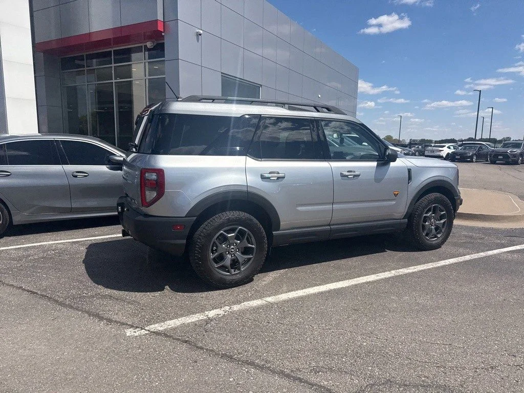 Used 2021 Silver Ford Badlands image 11