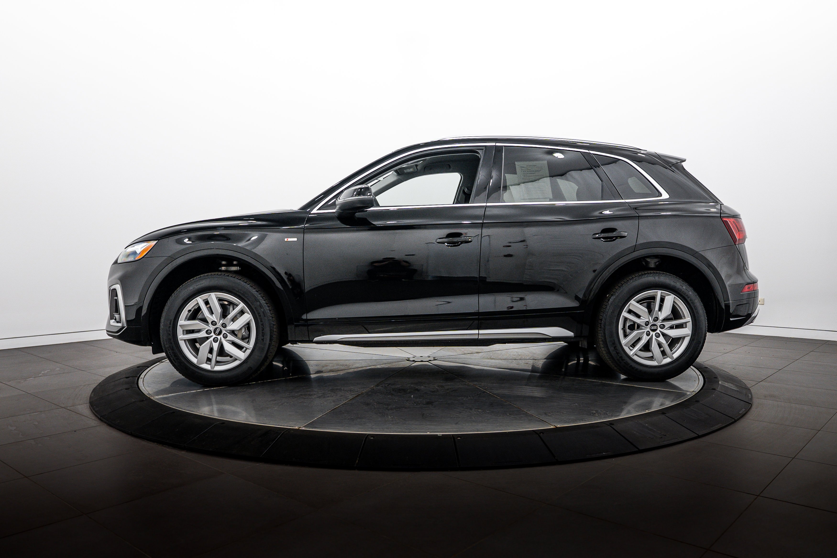 Certified Used 2023 Mythos Black Metallic Audi S line Premium image 7