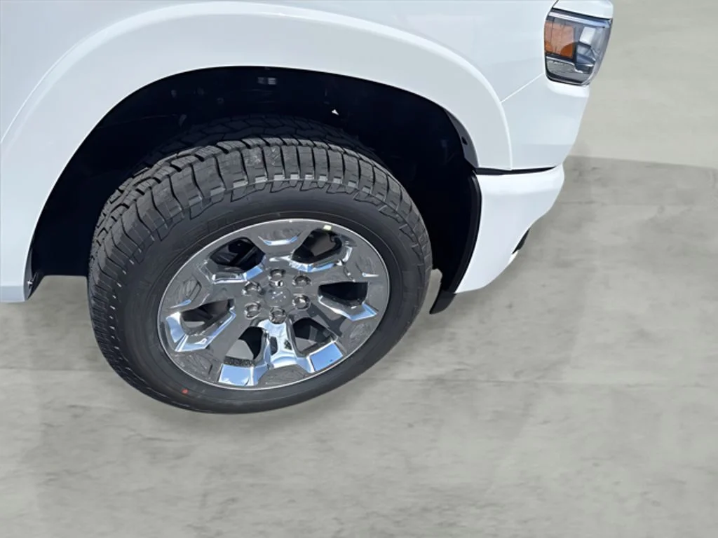 New 2026 Bright White Clear-Coat Exterior Paint RAM Big Horn/Lone Star image 9