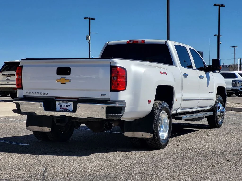 Used 2019 IRIDESCENT PEARL TRICOAT Chevrolet LTZ image 7