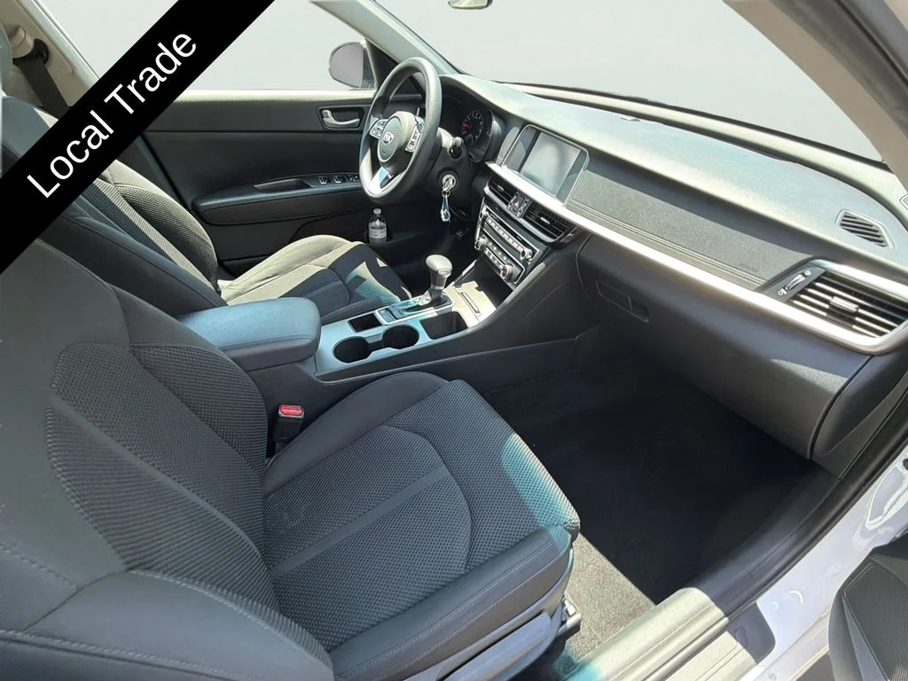 Used 2019 Snow White Pearl Kia LX image 17
