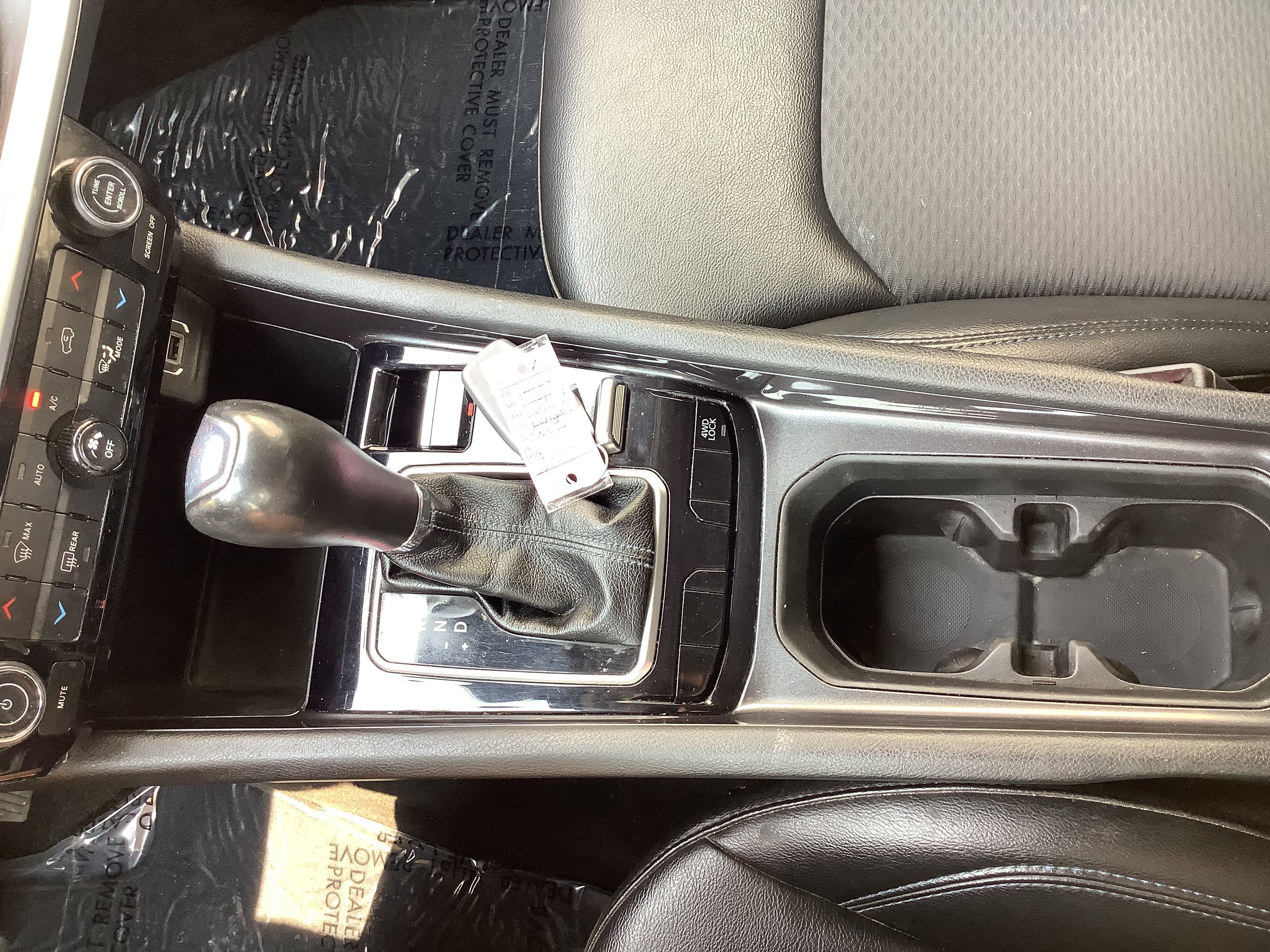 Used 2022 White Jeep Latitude image 15