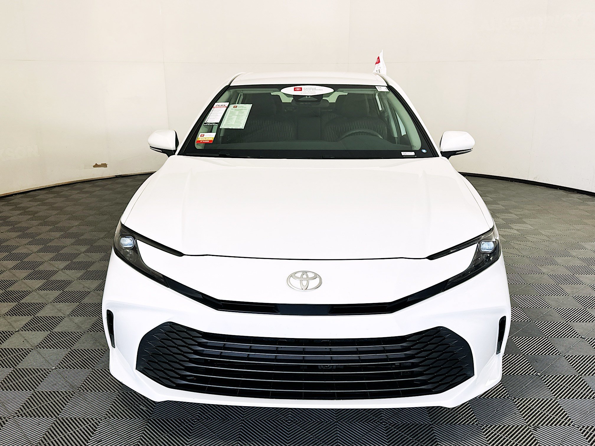 New 2026 Ice Cap Toyota LE image 8