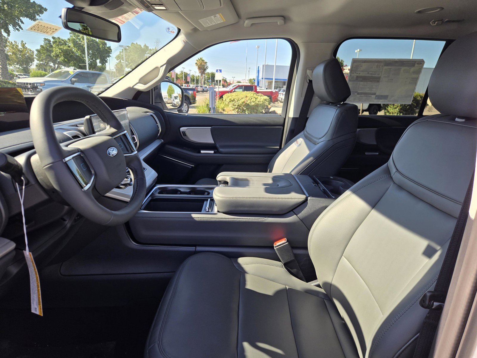 New 2026 Oxford White Ford Active image 15