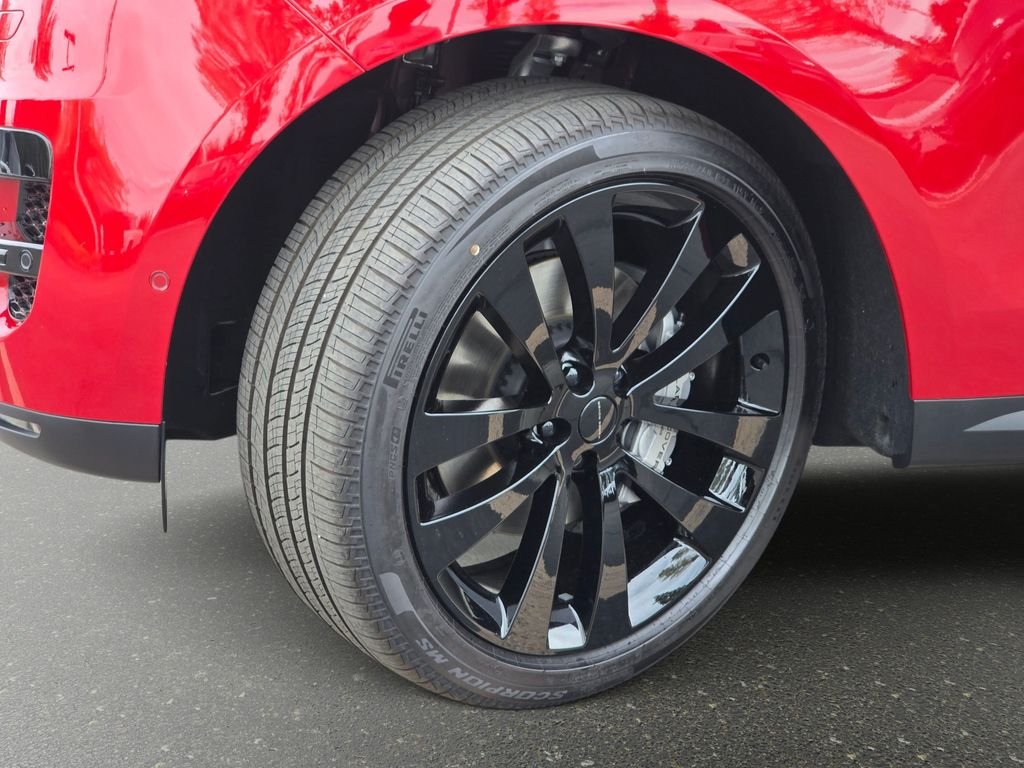 New 2026 Firenze Red LAND ROVER SE image 34