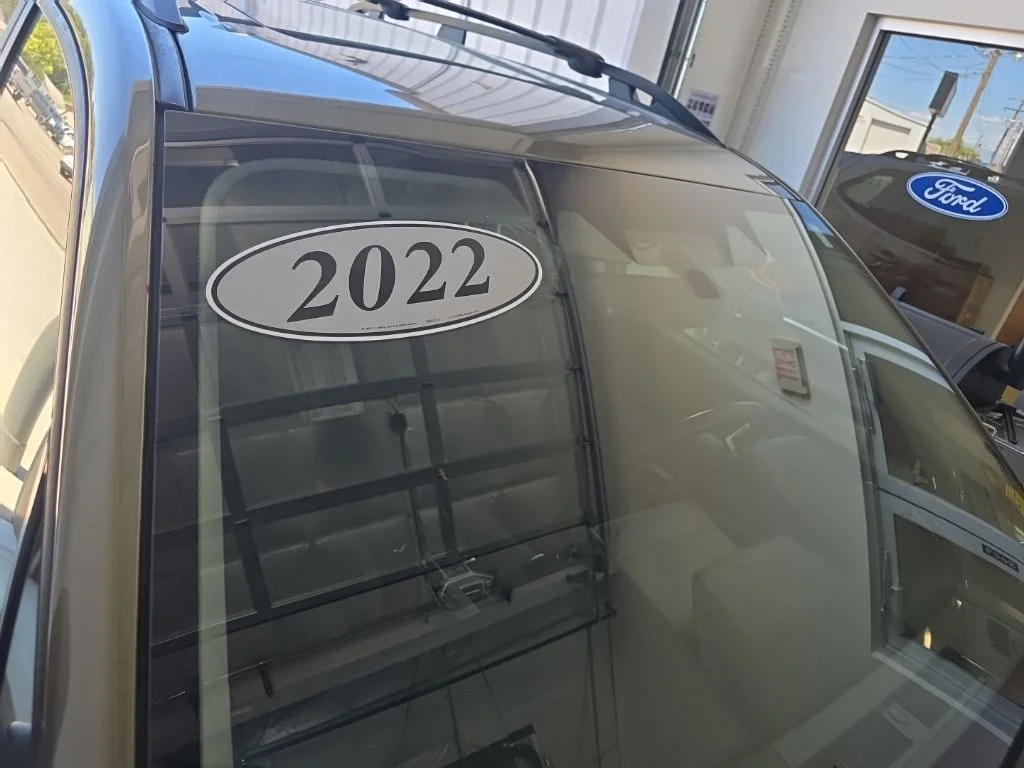 Used 2022 Green Metallic Subaru Premium image 25