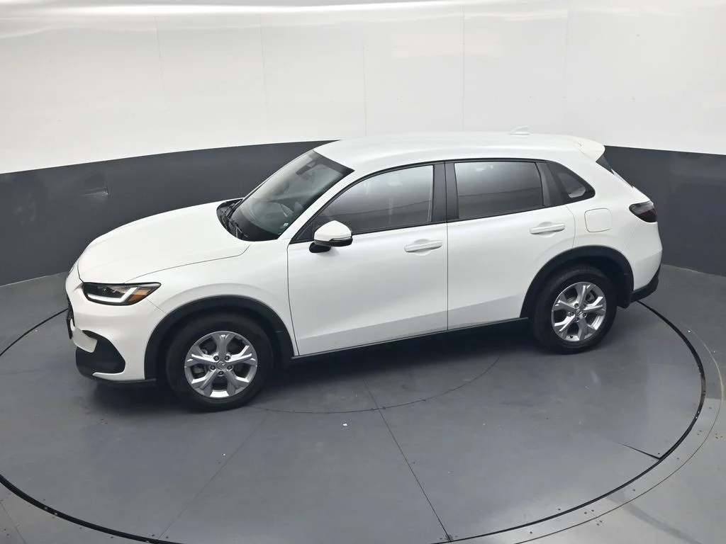 Used 2023 Platinum White Pearl Honda LX image 23