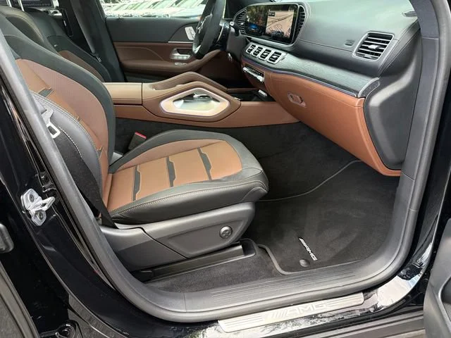 Used 2026 Black Mercedes-Benz 4MATIC®+ image 13