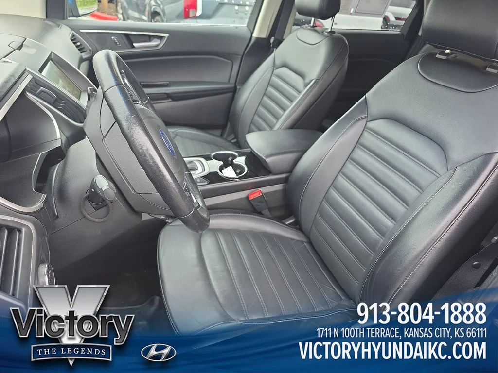 Used 2018 Blue Ford SEL image 9