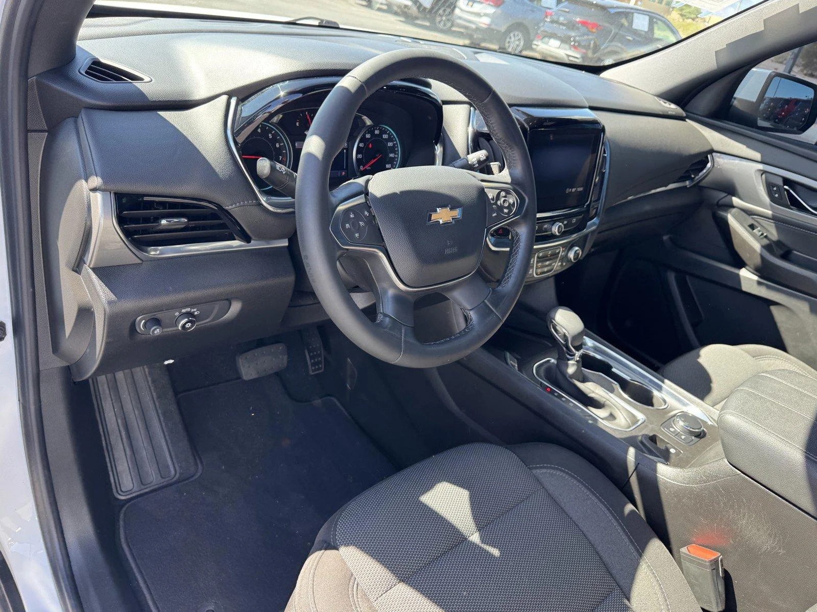 Used 2023 SUMMIT WHITE Chevrolet LT Cloth image 17