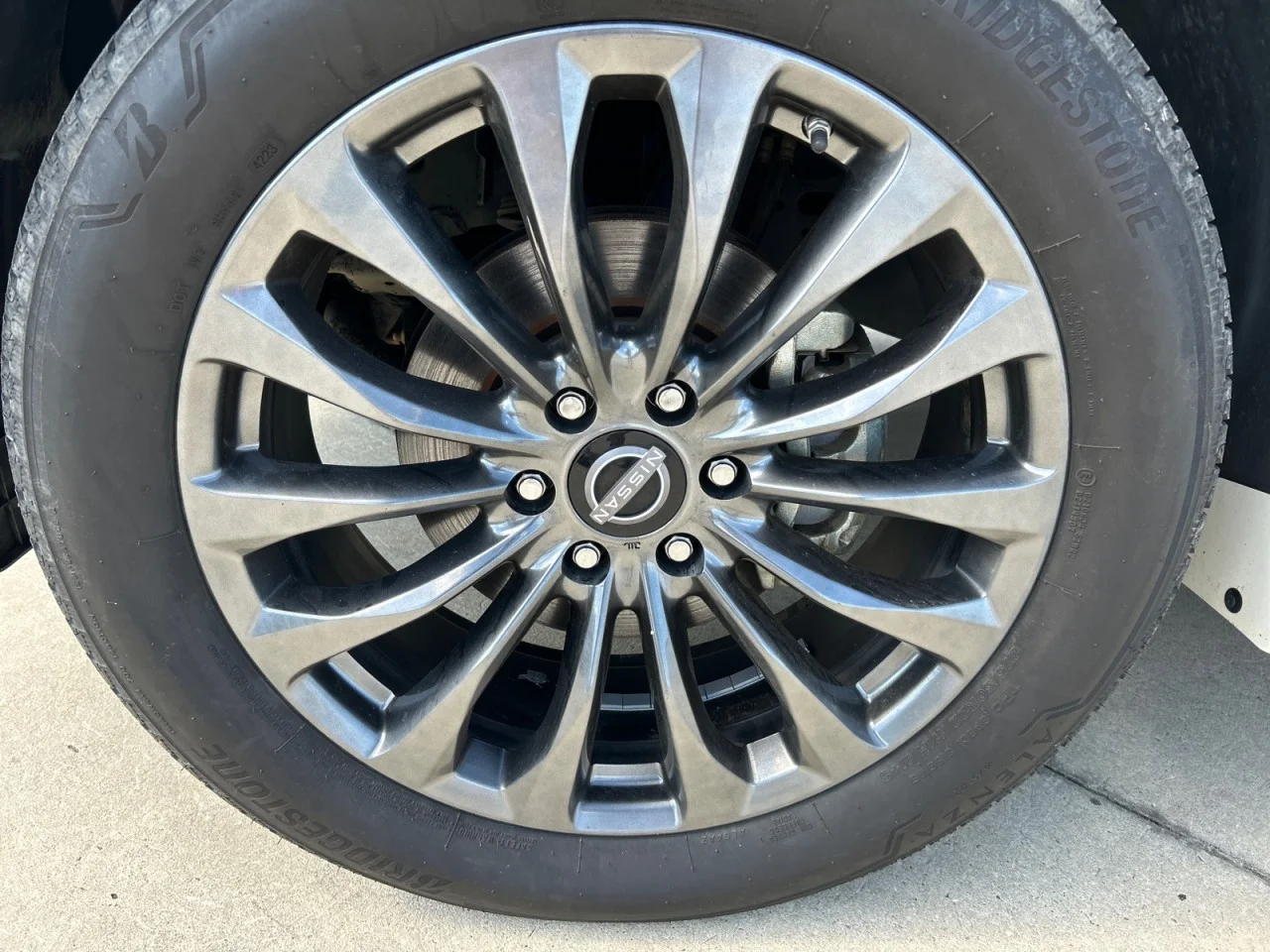Used 2023 White Nissan Platinum image 9