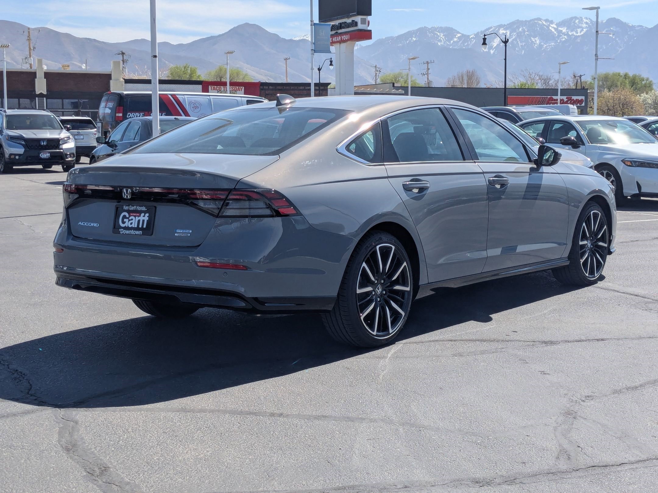 New 2026 Urban Gray Pearl Honda Touring image 3