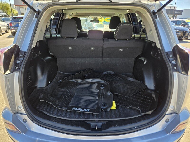 2018 Toyota RAV4 XLE - Photo 13