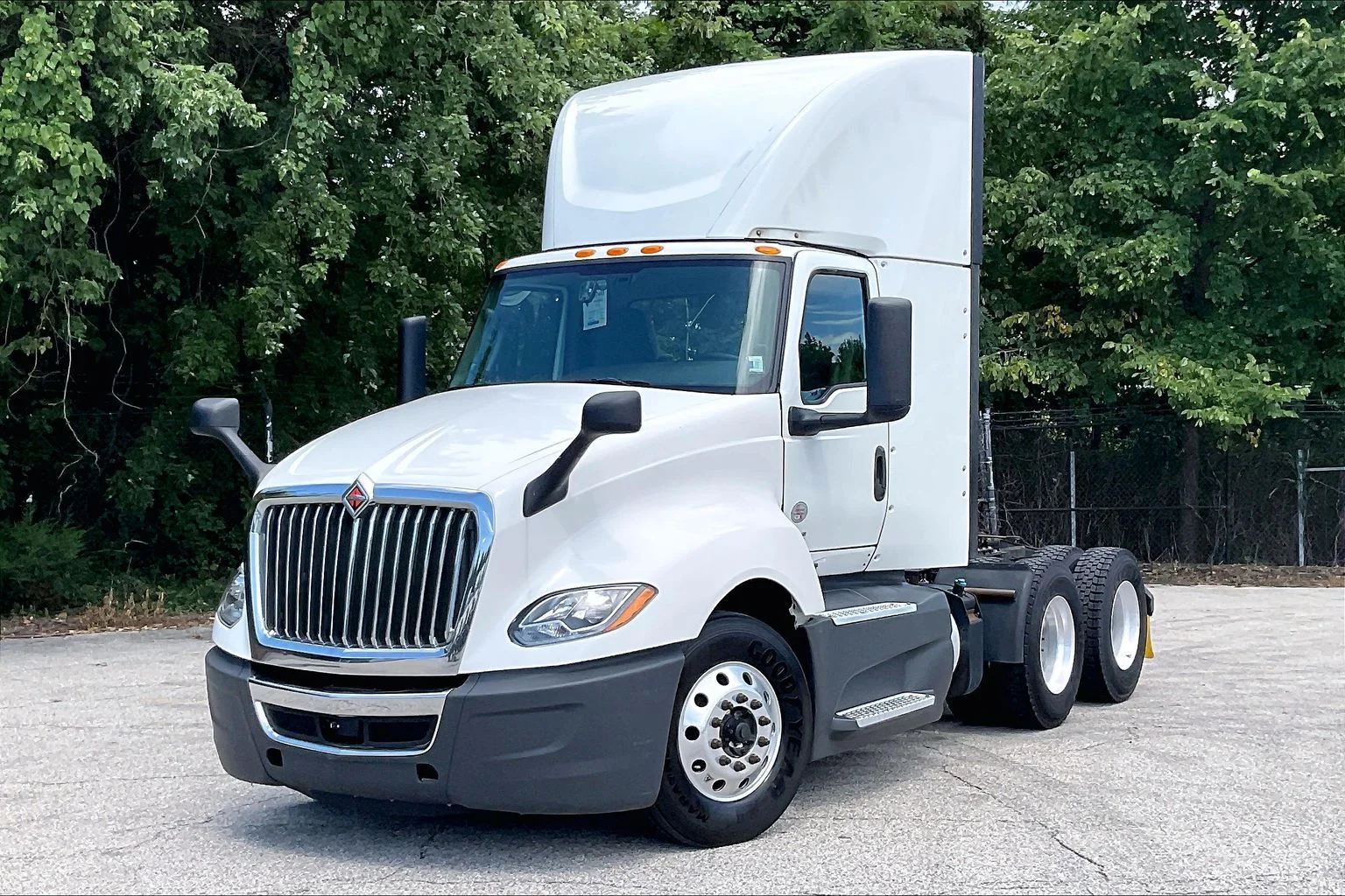 Used 2022 WHITE International  image 2