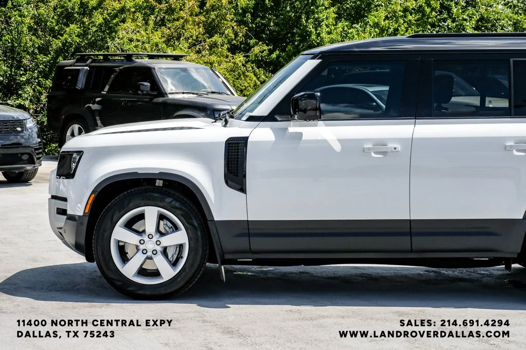 Used 2024 Fuji White Land Rover S image 14