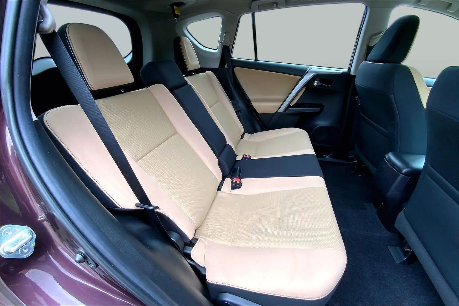 Used 2017 Black Currant Metallic Toyota XLE image 20