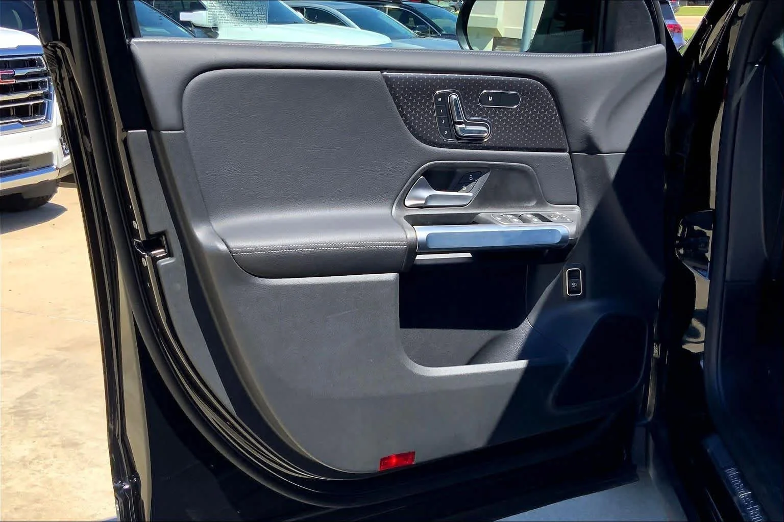 New 2026 Night Black Mercedes-Benz GLB 250 image 10