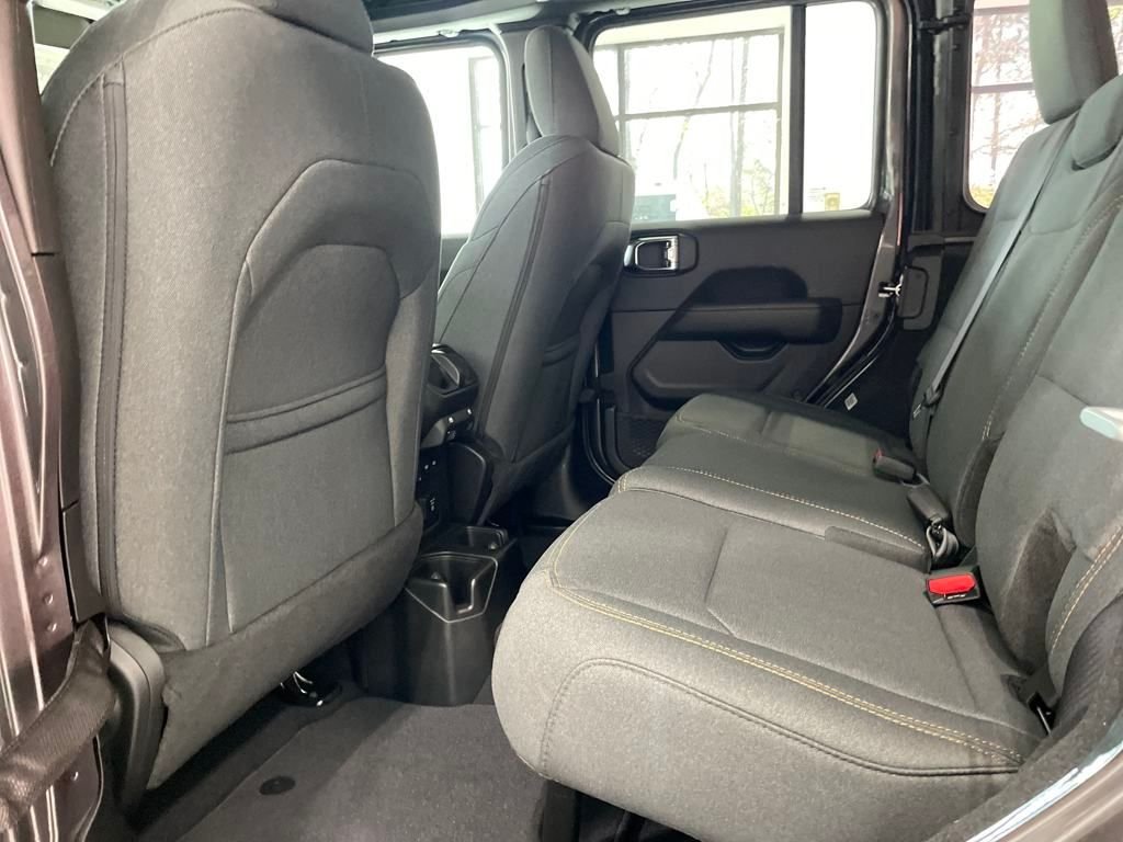 2025 Jeep Wrangler 4-Door Sahara - Photo 18