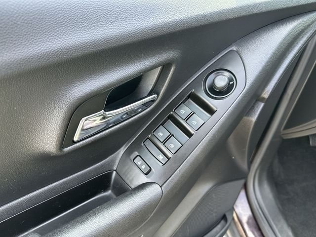 Used 2022 Red Chevrolet LT image 17