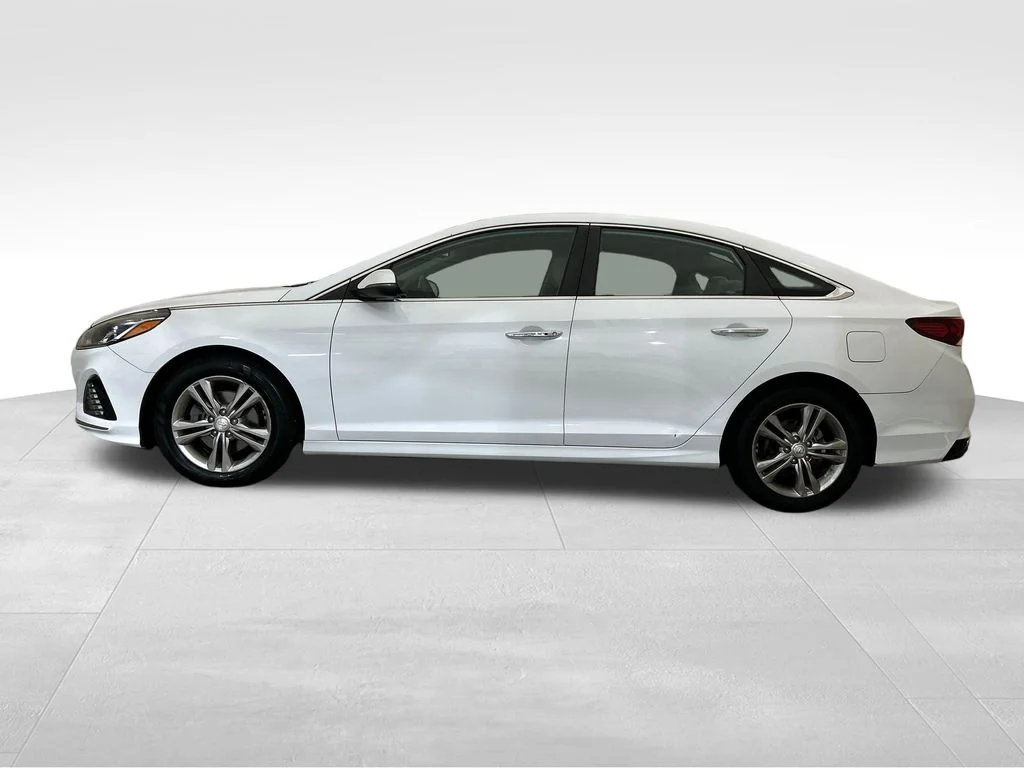 Used 2019 White Hyundai SEL image 2