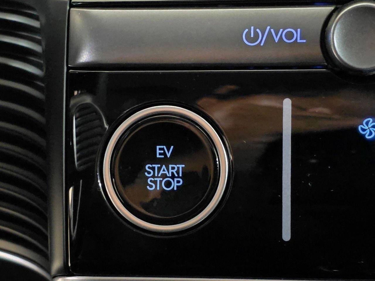 New 2026 Digital Teal Hyundai SEL image 31