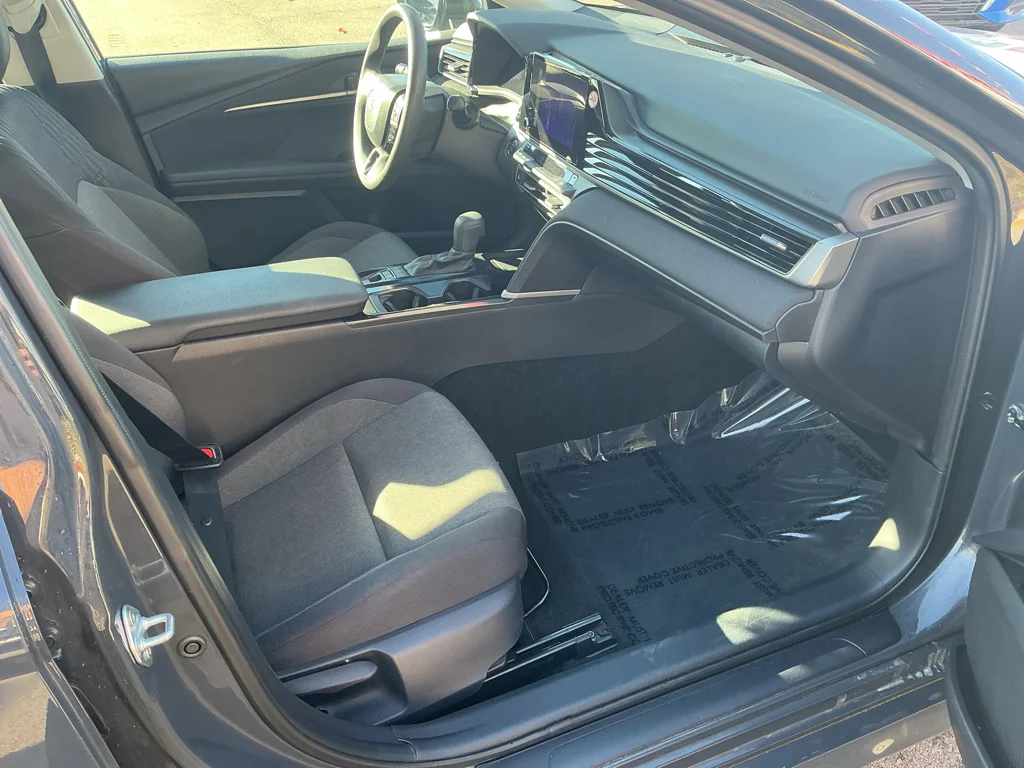 Used 2025 UNDERGROUND Toyota LE image 18