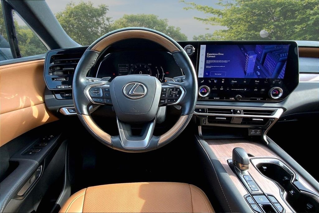 Used 2024 White Lexus 350 Premium image 8