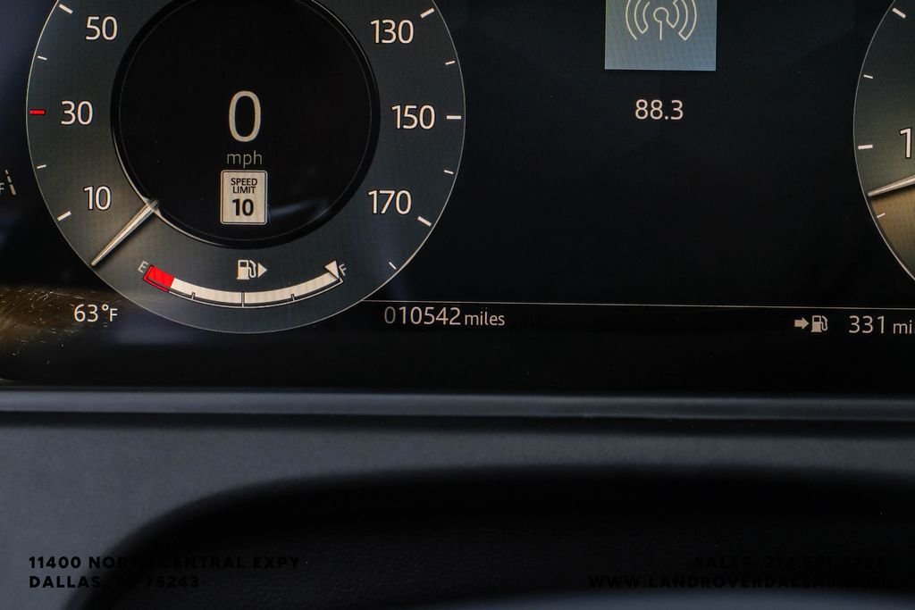 Used 2026 White Land Rover Dynamic SE image 19