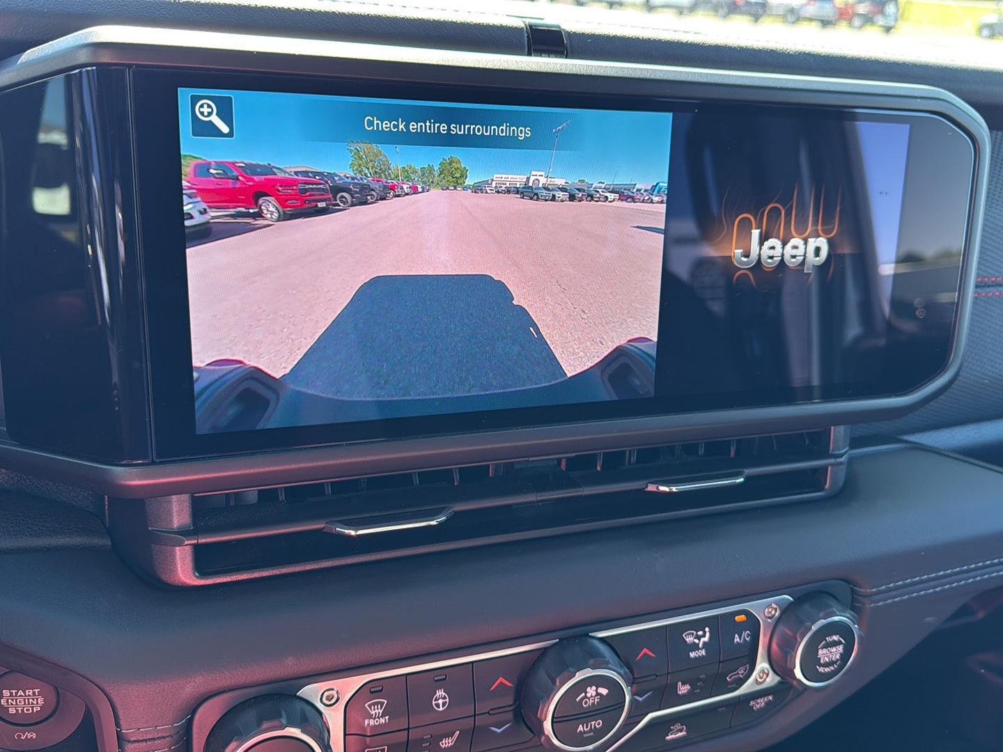 Used 2025 Anvil Clearcoat Jeep Rubicon image 12