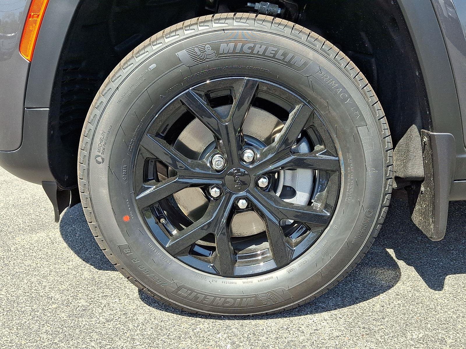 New 2026 Baltic Gray Metallic Clear-Coat Exterior Paint Jeep Laredo Altitude image 5