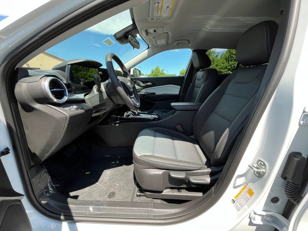 2026 Chevrolet Trax LT - Photo 8