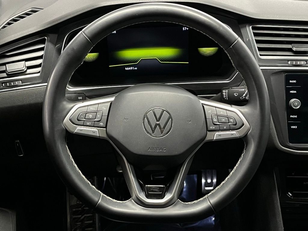 Used 2023 Black Volkswagen 2.0T SE R-Line Black image 7