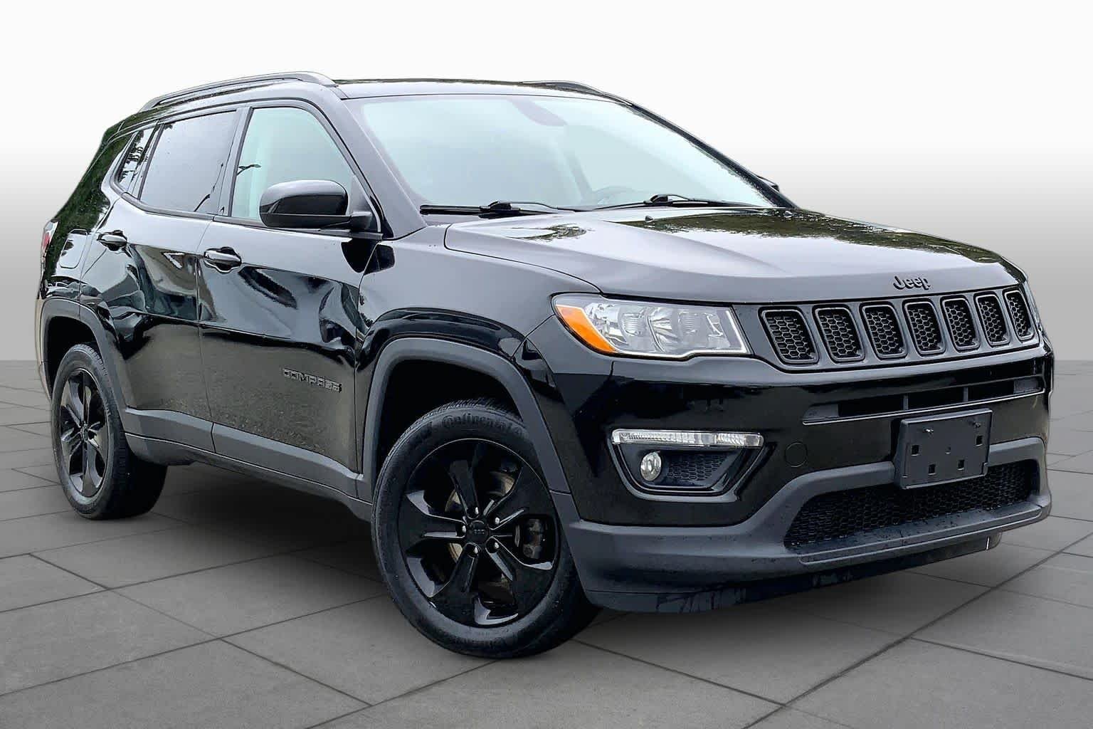 Used 2018 Diamond Black Crystal Pearlcoat Jeep Altitude image 3