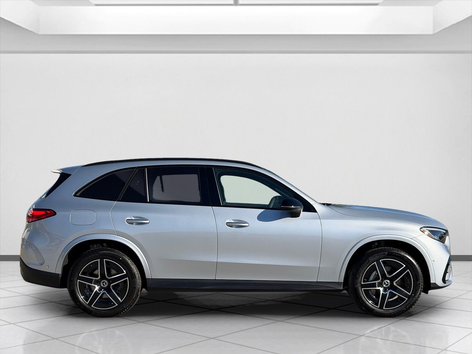 New 2026 Cirrus Silver Metallic Mercedes-Benz GLC 300 image 2