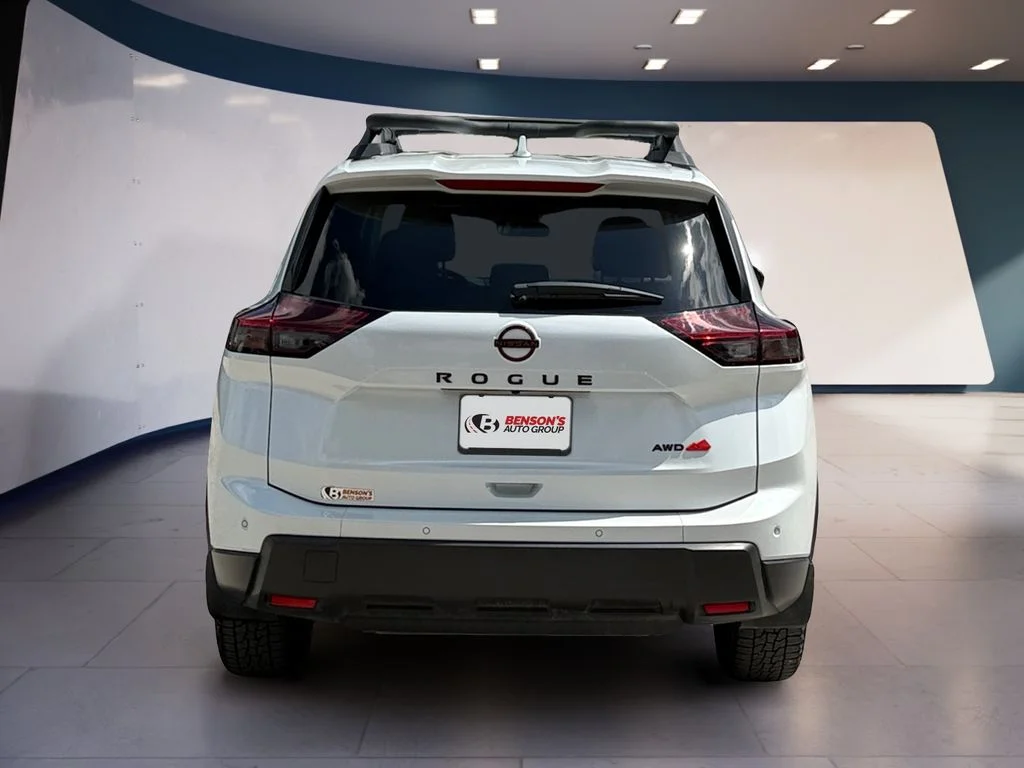 Used 2025 White Nissan Rock Creek image 4