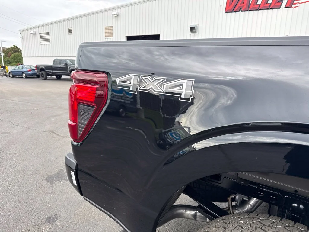 New 2026 Agate Black Metallic Ford XLT image 10
