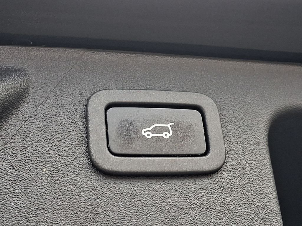 Used 2018 Narvik Black Land Rover SE image 26