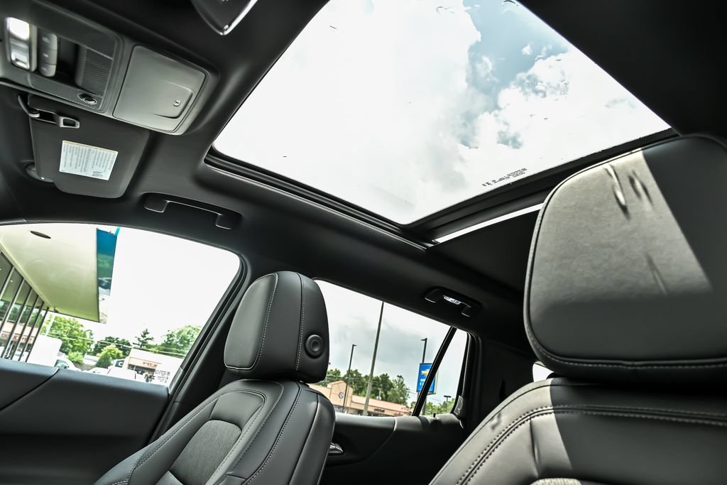 2027 Chevrolet Equinox LT - Photo 11