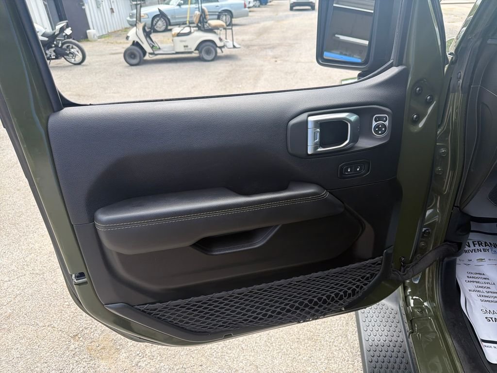 Used 2022 Green Jeep Unlimited Sahara image 12