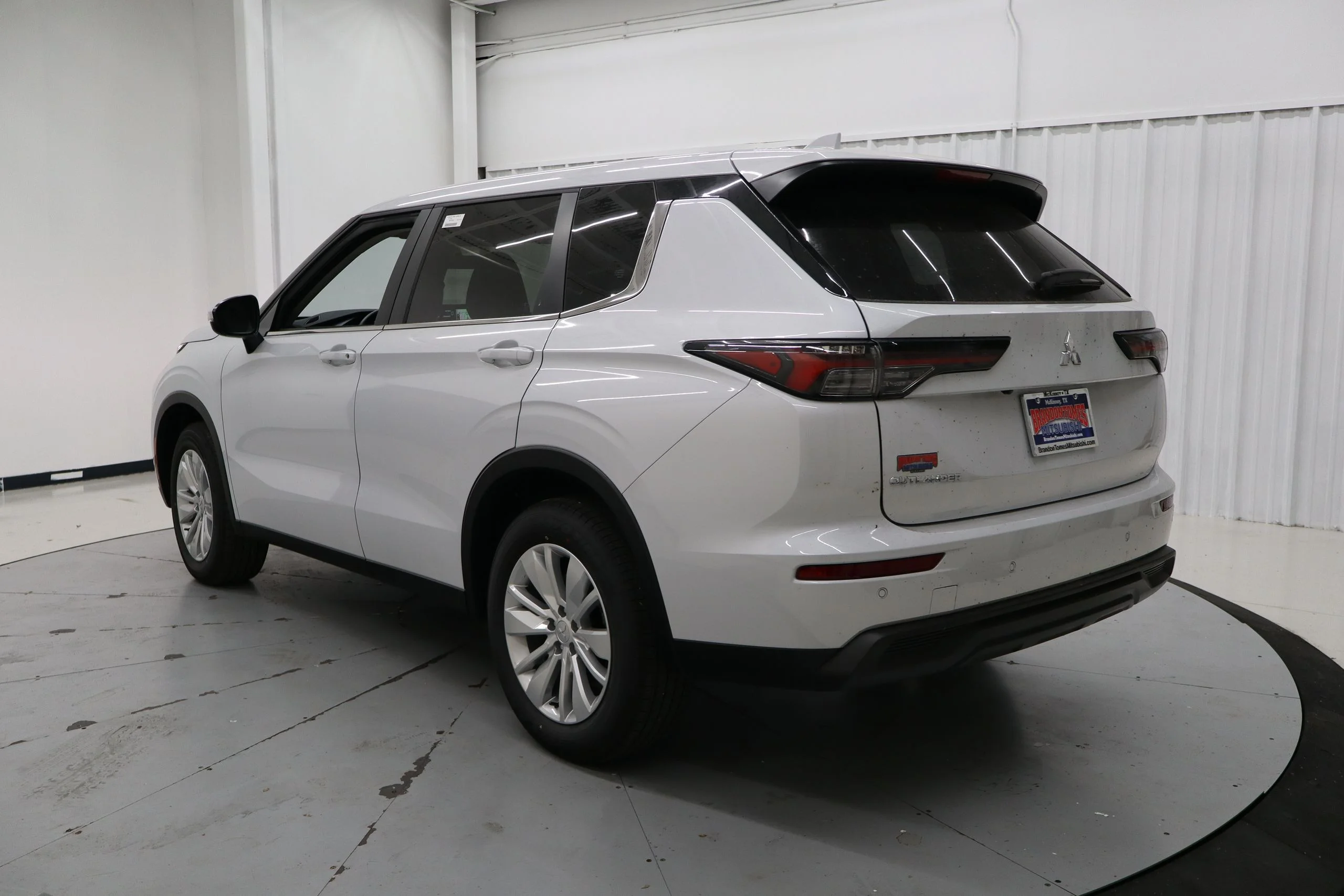 New 2026 White Mitsubishi ES image 4