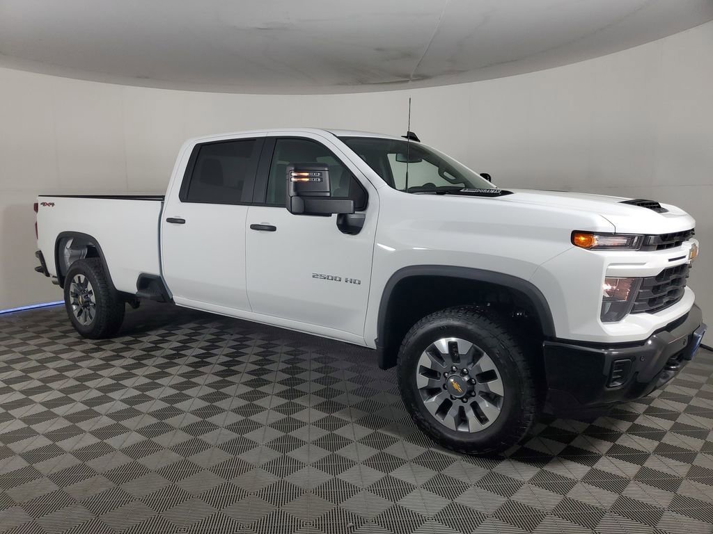 New 2026 Summit White Chevrolet Custom image 2