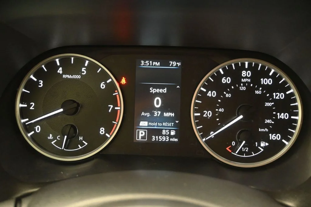 Used 2023 Gray Nissan S image 14