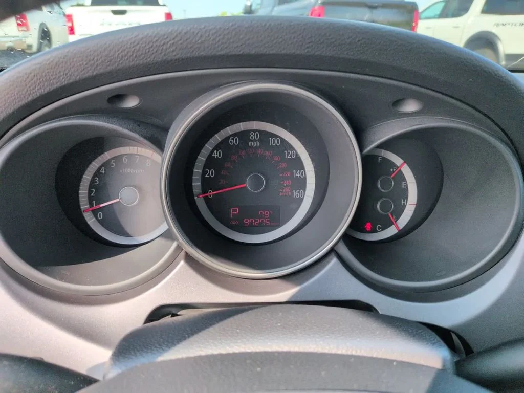 Used 2009 Gray Kia EX image 24