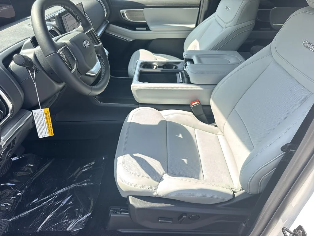 New 2027 White Ford Platinum image 9