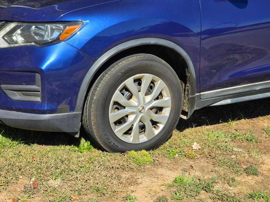 Used 2018 Blue Nissan S image 14