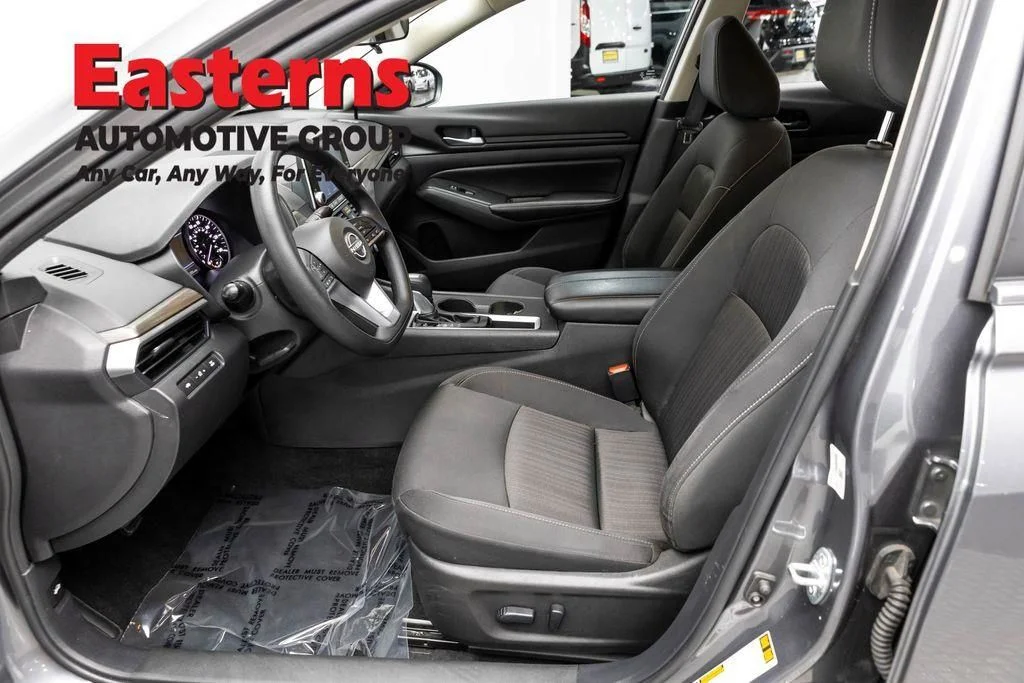 Used 2025 Gray Nissan 2.5 SV image 16