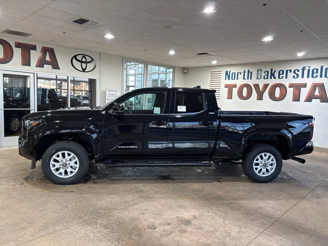 2026 Toyota Tacoma SR5 - Photo 7