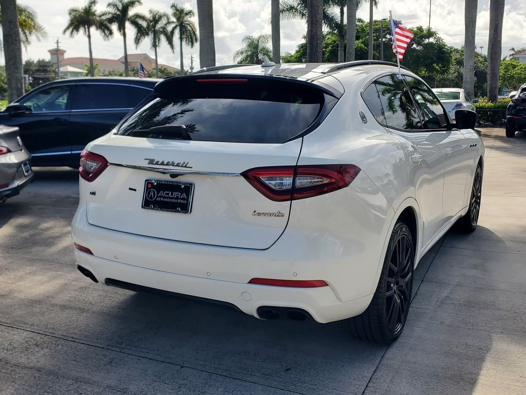 Used 2019 White Maserati Base image 7