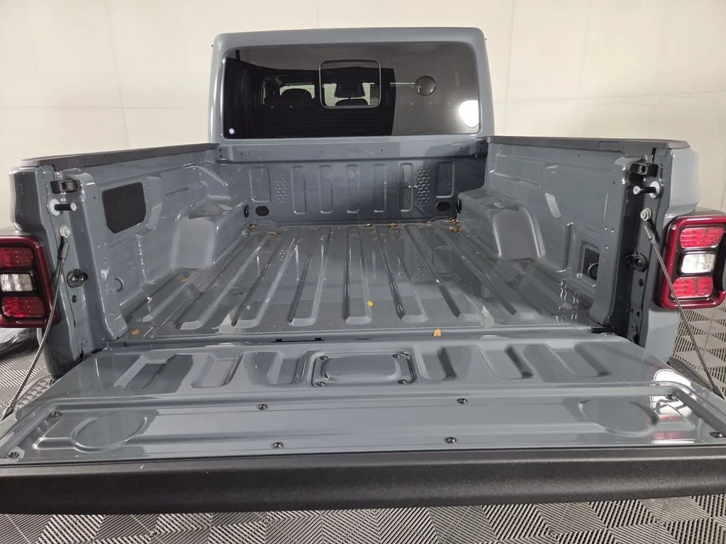 New 2026 Anvil Clear-Coat Exterior Paint Jeep Sahara image 20