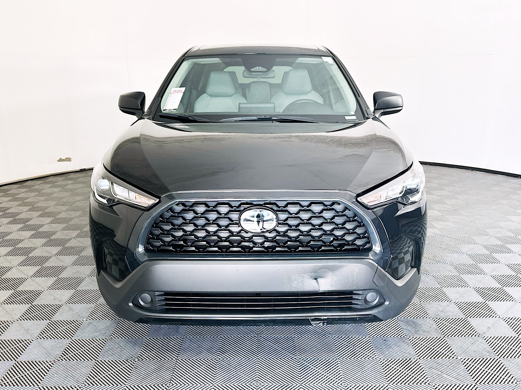 Used 2025 Jet Black Toyota L image 8